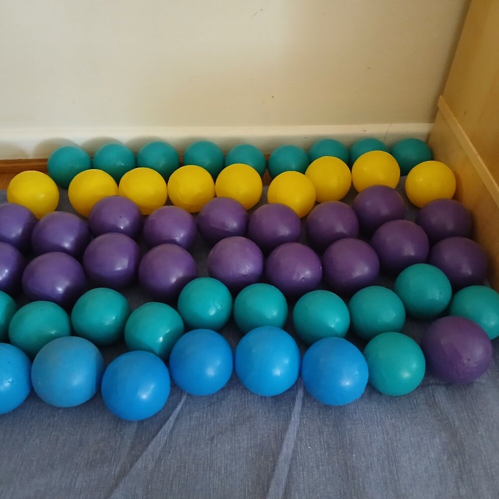 Multicolored Pit Balls x 54 used